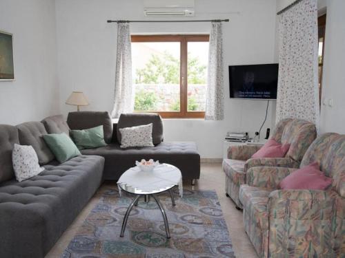 Spacious and Tranquil Apartments with Shared Pool - Two Bedroom Apartment with Shared Pool