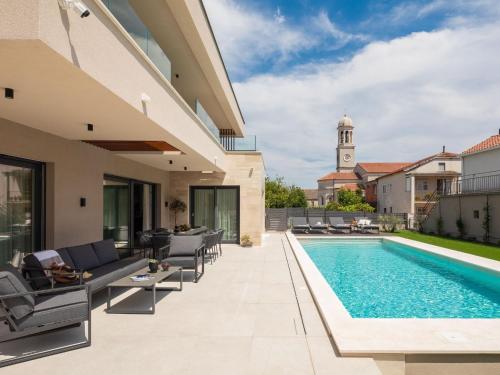 Villa Prima Lux - Four Bedroom Villa with Pool