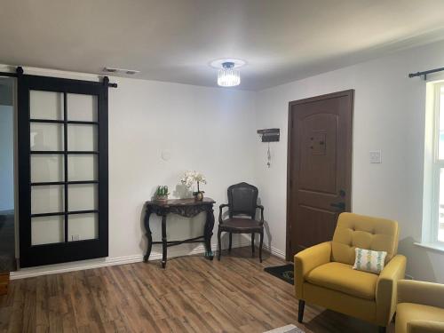 Φωτογραφία από το άλμπουμ του Cedar Hill Good Vibe Home σε Cedar Hill