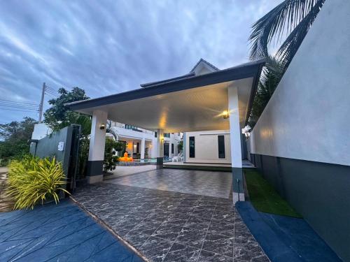 Budova, kde se vila nachází