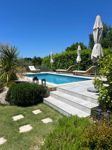 Bazén v ubytování Meridiem Holiday Home in Dubrovnik region nebo v jeho okolí
