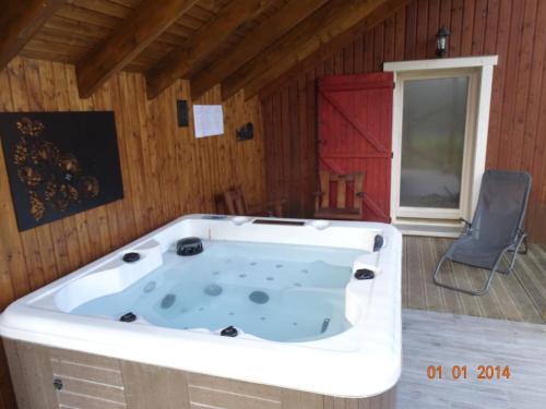 Fotografie z fotogalerie ubytování Le Chalet au vieux vignoble avec espace Sauna et Jacuzzi v destinaci Bouxwiller