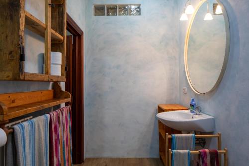A bathroom at la porta di destra