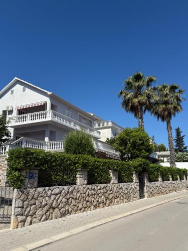 Το κτήριο όπου στεγάζεται  το διαμέρισμα