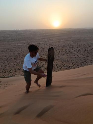 Επισκέπτες που μένουν στο Desert Soul Camp Oman