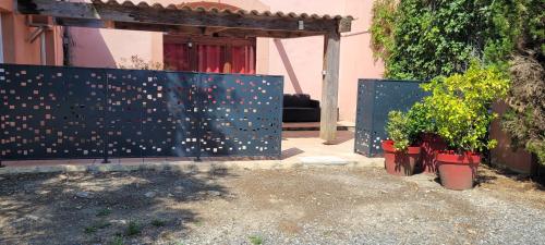 DOMAINE DE POULHARIES - Carignan