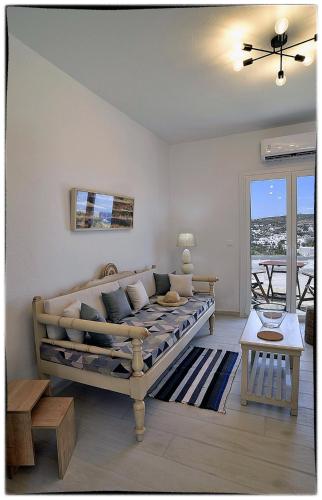 Theasis Sifnos Apartments