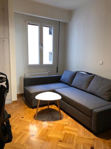 3 BD apart in the center of Athens 2min from metro