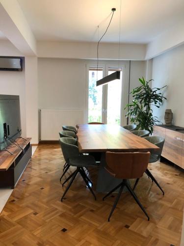 3 BD apart in the center of Athens 2min from metro