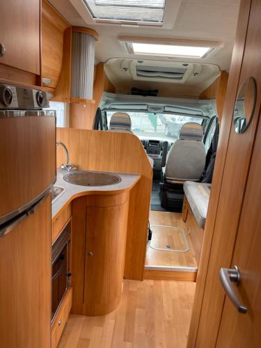 Photo de la galerie de l'établissement Camping car avec piscine, à Noyelles-Godault