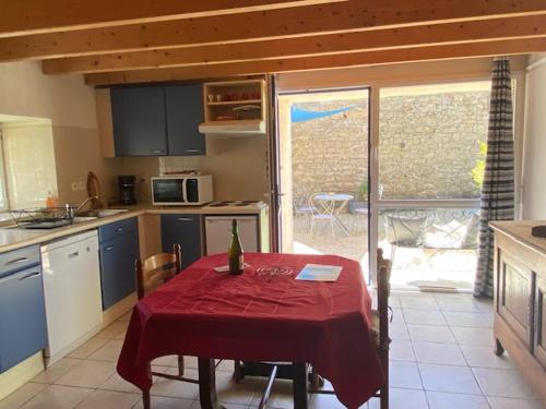 Una cocina o cocineta en Gîte l'Hermine