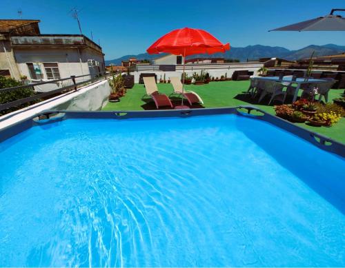 Piscina de la sau aproape de Palazzo Di Donna panoramic terraces and private parking strategic to Amalfi Coast, Pompei, Napoli