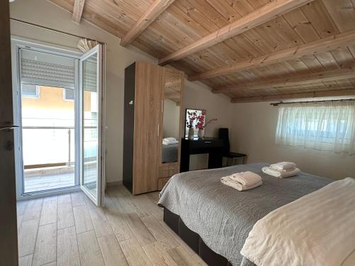 Foto Estia House 1-2 3