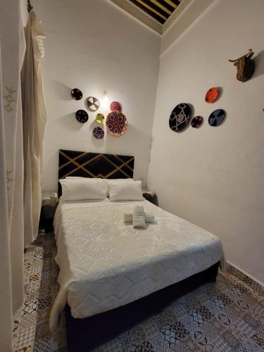 Katil atau katil-katil dalam bilik di RIAD Belkayed Fez