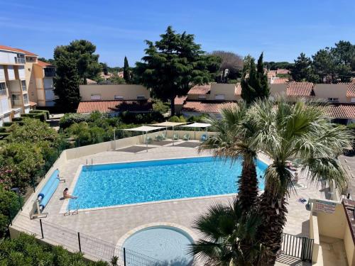 APPARTEMENT AVEC PISCINE