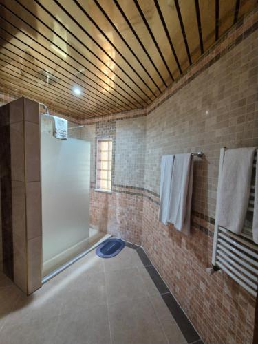 Koupelna v ubytování Dinara Hotel