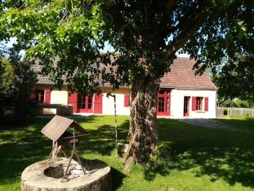 Taman di luar Gîte des retrouvailles