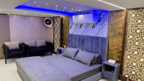 Gallery image of Multazam Heights, DHA Phase 8 - Studio Apartments - Near Airport in Lahore