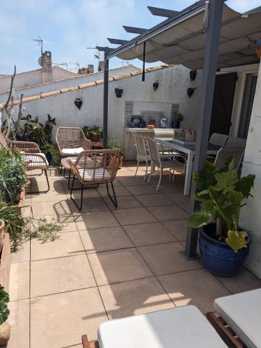 Appartement climatisé toit terrasse à la mer