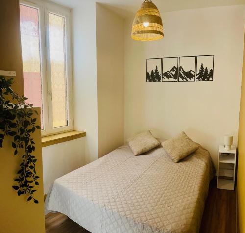 Photo de la galerie de l'établissement Centre-ville Ax-les-Thermes proche des télécabines, à Ax-les-Thermes