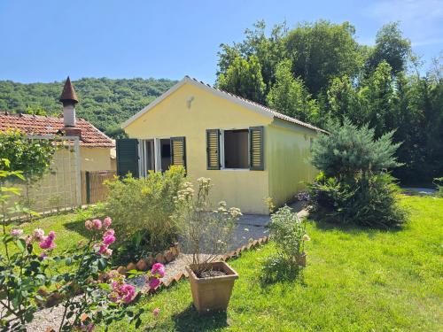 Gallery image of Sunny Bay Village in Herceg-Novi