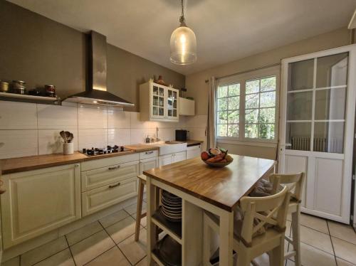 Photo de la galerie de l'établissement Havre de Paix avec Jardin, Piscine et Véranda, à Mont-de-Marsan