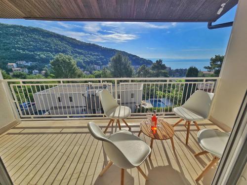 Penthouse apartment Draga Sky in Mošćenička Draga with free parking, one balcony and one terrace