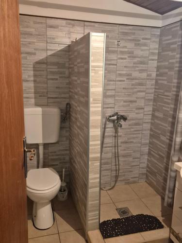 Ένα μπάνιο στο Kuća za odmor RAJ