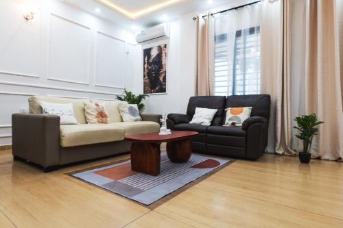 Appartement Haut Standing Bonamoussadi - Douala 50 m Goudron
