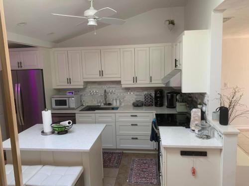 Gallery image of Location Siesta 1 mile away Home with HOT SPA in Sarasota