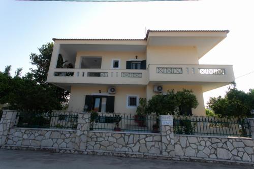 Φωτογραφία από το άλμπουμ του Hotel Agios Athanasios στην Αμμουδιά