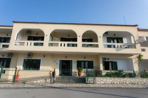 Φωτογραφία από το άλμπουμ του Hotel Agios Athanasios στην Αμμουδιά