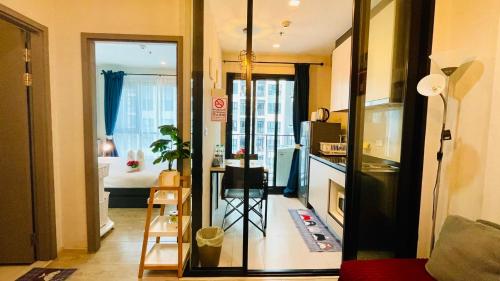 Кровать или кровати в номере The base Central Pattaya 975 by Numam