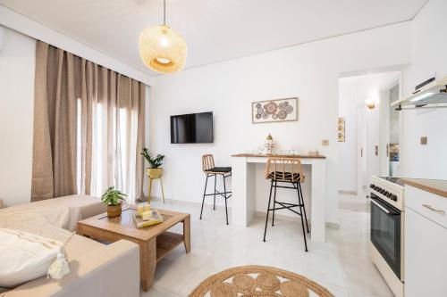 Ethereal Aura Apartment - 1 Min to the Beach