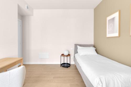 Airy Apartments with Balcony & Garage by NDP rent photo 69
