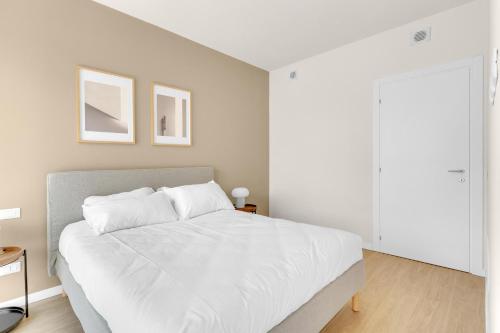 Airy Apartments with Balcony & Garage by NDP rent photo 63