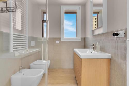 Airy Apartments with Balcony & Garage by NDP rent photo 74
