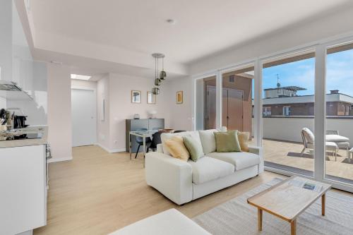 Airy Apartments with Balcony & Garage by NDP rent photo 46