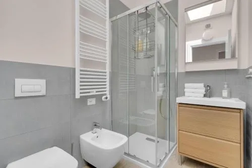 Airy Apartments with Balcony & Garage by NDP rent photo 44