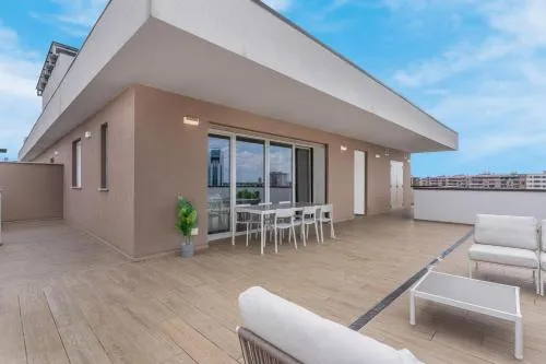 Airy Apartments with Balcony & Garage by NDP rent photo 10