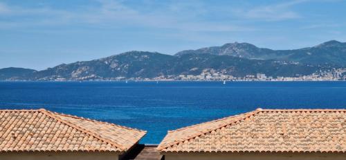 Appartement vue mer panoramique près de Porticcio