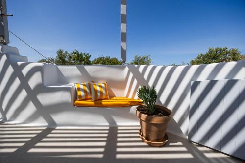 Flisvos beach studios