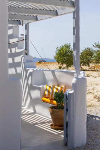 Flisvos beach studios