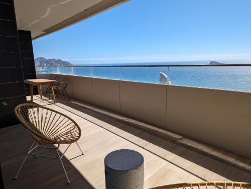 Luxury Apartment - Benidorm Beach - Sea Views, Pool & Terrace