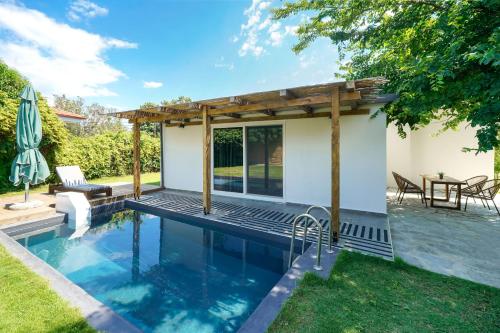 Gallery image of Rafaelo Pool Side Villas in Olympiada
