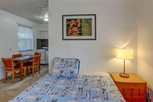 Postel nebo postele na pokoji v ubytování Richard's Pet Friendly Motel