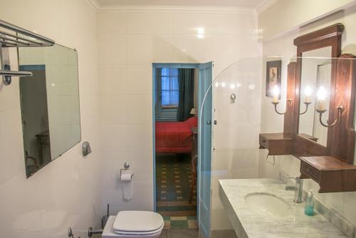 A bathroom at Casa Chango Hostel
