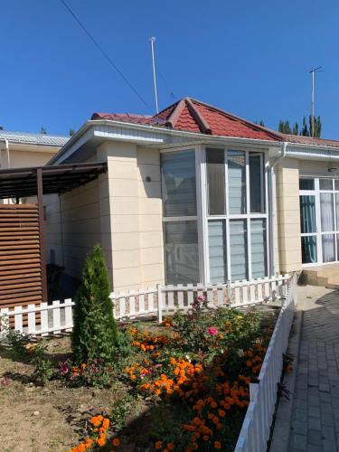 Raduga West коттедж