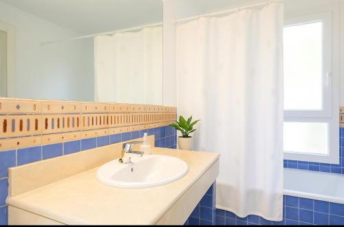 Koupelna v ubytování Villa 9 La Alzambra-Puerto Banus