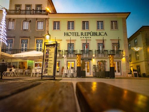 O edifício em que o hotel se localiza